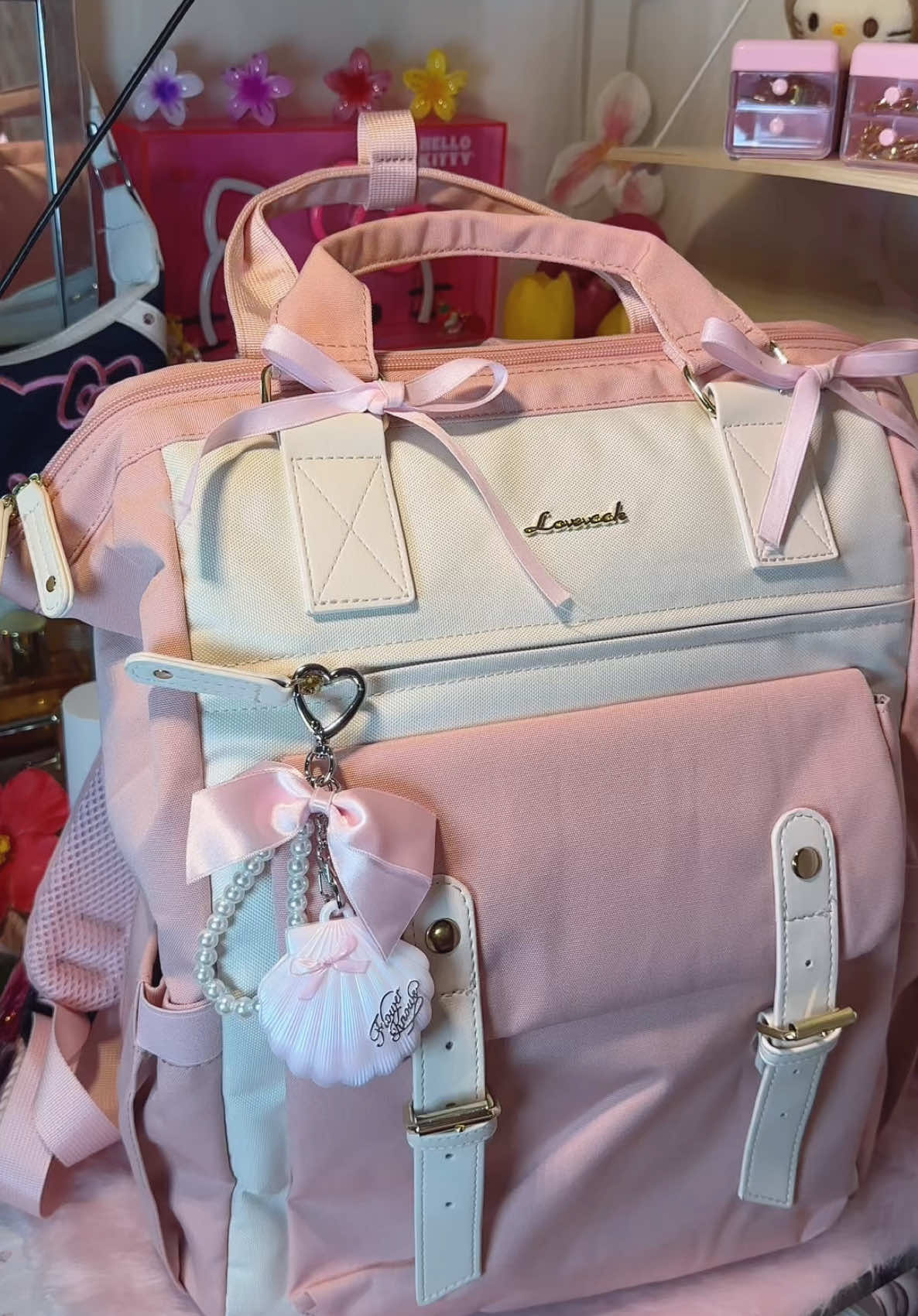 TikTok post by @1sacastillo3 for Lovevook. Caption reads: love 💗 @Lovevook Bags #lovevook #lovevookbackpack....