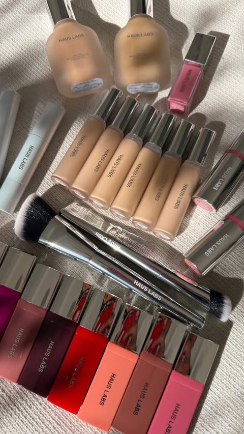 Instagram post by @larlarlee for Haus Labs by Lady Gaga. Caption reads: The @hauslabs Triclone Skin Tech Concealer is....