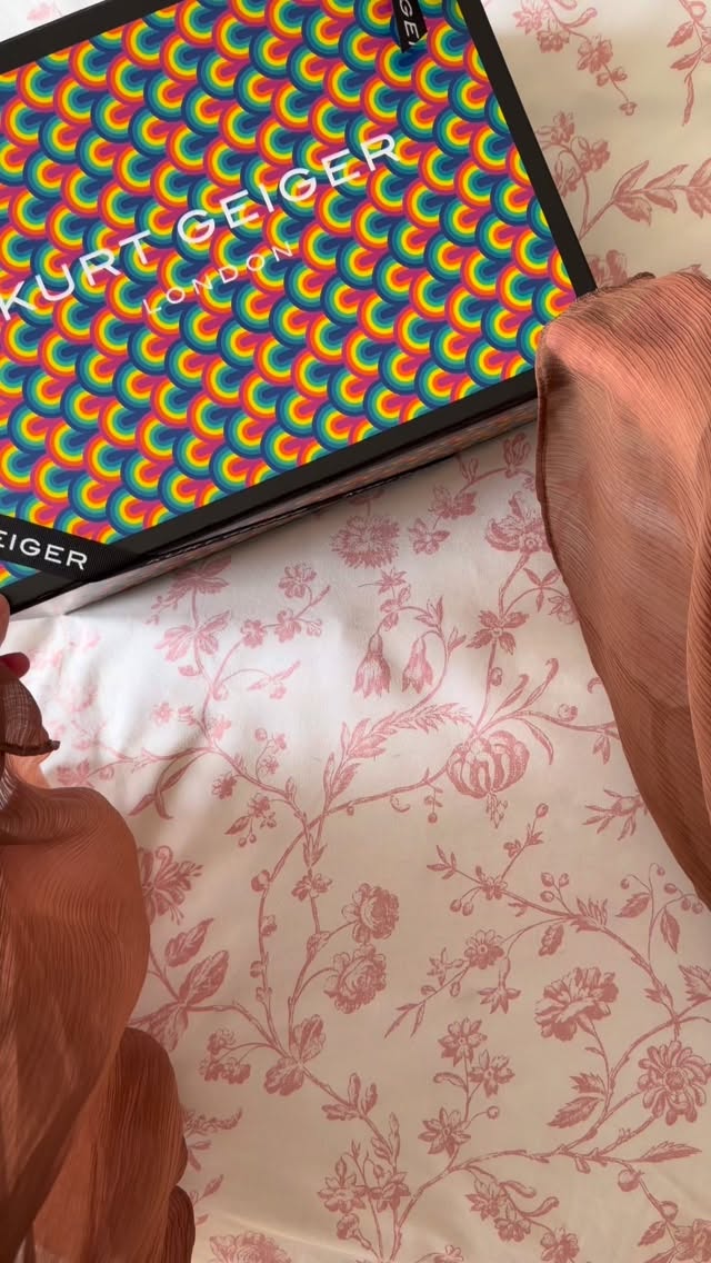 Instagram post by @missniamhryan for Kurt Geiger. Caption reads: the cutest lil bag!! I love the gold kurt....