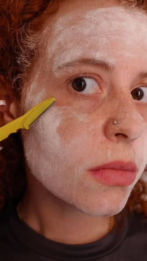 Instagram post by @pam_frison for Medicube. Caption reads: usando o 3H Relief Cream da....