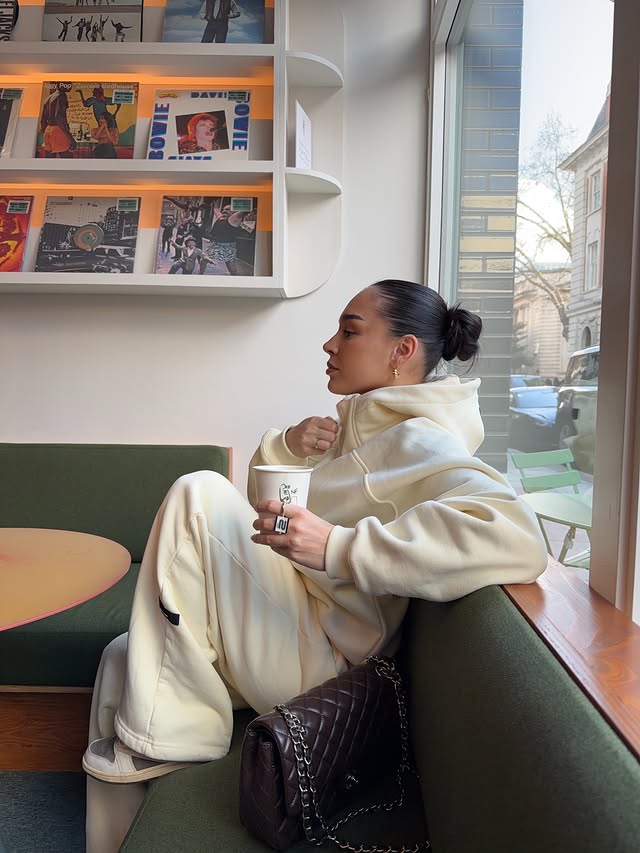 Instagram post by @alicethurley for Glowmode. Caption reads: baby yellow all year round....