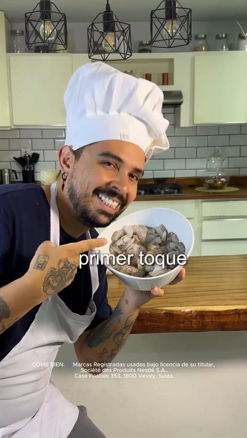 Instagram post by @soybanaz for Recetas Nestlé. Caption reads: [...] de pambol 👀 😮‍💨 #Echale5deMaggi....