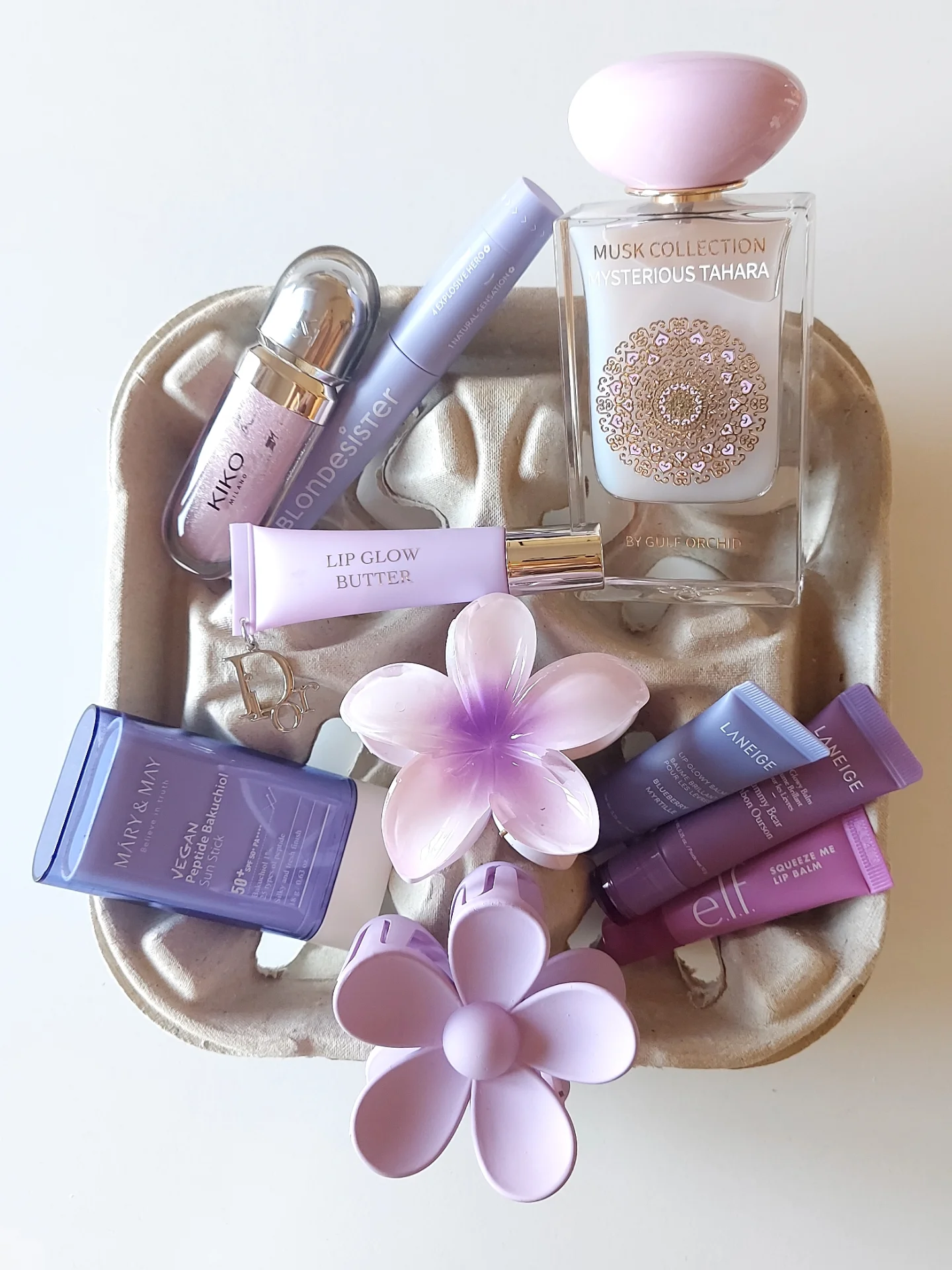 Instagram post by @armadiodisabry for Summer Fridays. Caption reads: 𝗧𝗮𝗸𝗲𝗮𝘄𝗮𝘆 𝘅 𝟰 𝗰𝗼𝗹𝗹𝗲𝗰𝘁𝗶𝗼𝗻....