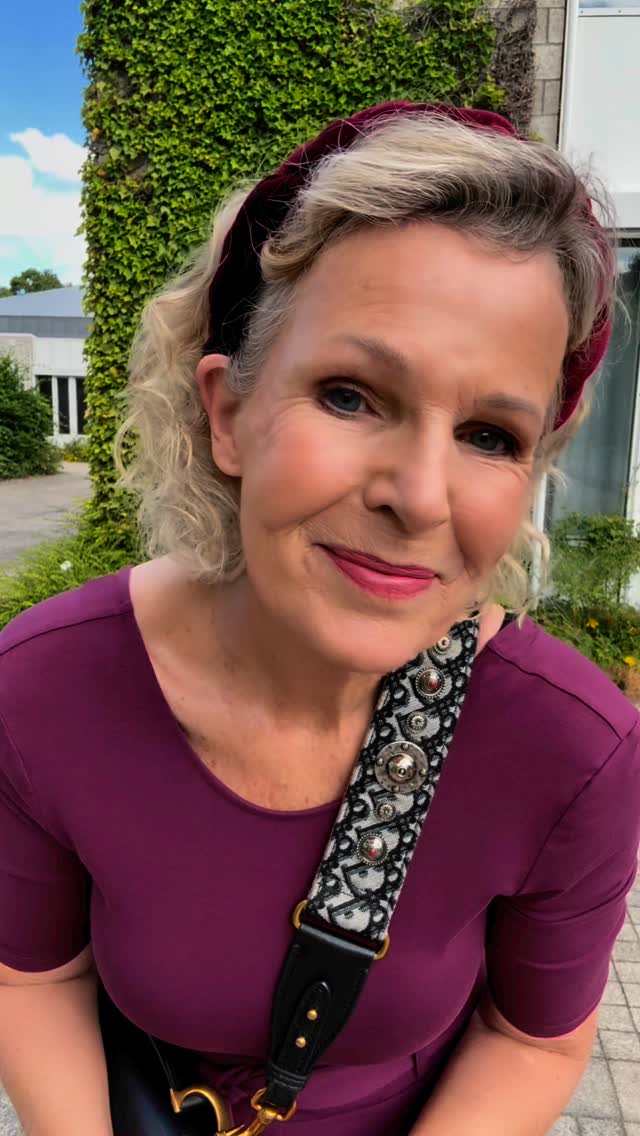 Instagram post by @soebine for Les Lunes. Caption reads: [...] Sommer?…Ja klar 🍇

Werbung - Jumpsuit....