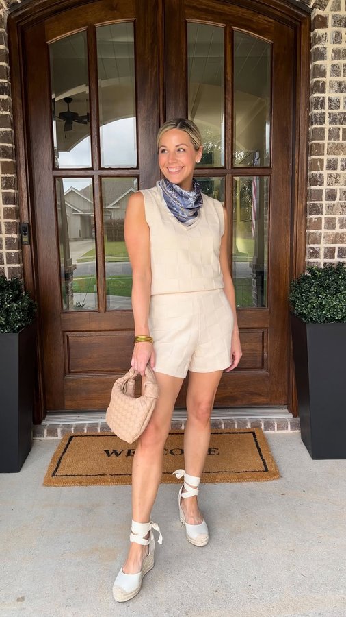 Instagram post by @bobbiwiththeeye for Southern Shirt. Caption reads: [...] lightweight sweater set from @southernshirt....