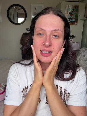 TikTok post by @hesterlilymakeupartistry for London Nootropics. Caption reads: Morningggg @London Nootropics 🌿🍄 @Bubble....