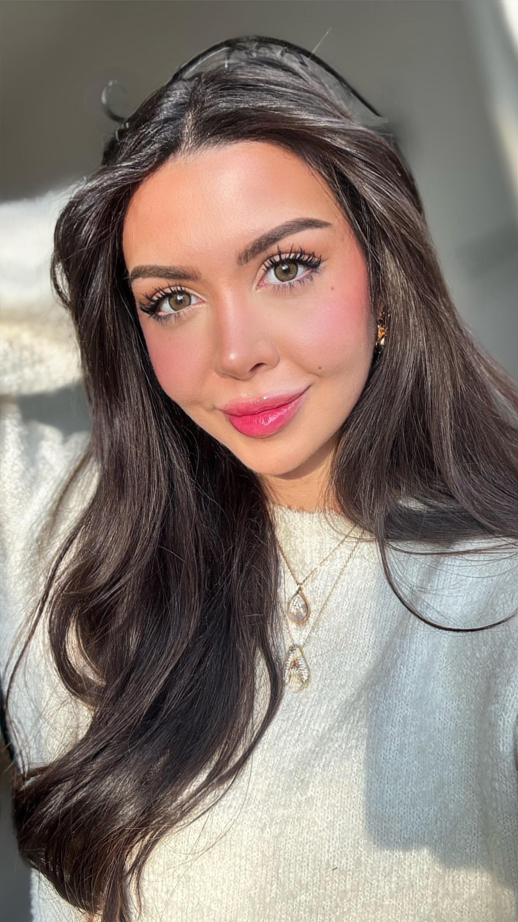 Instagram post by @alaa.aloulabi for CAIA Cosmetics. Caption reads: Lipliner @caiacosmetics velvet brown |*Anzeige da....