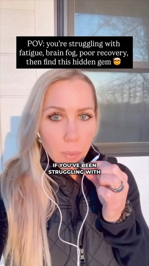 Instagram post by @biohackingbombshell for MitoQ. Caption reads: [...] 📈When I came across the research on my....