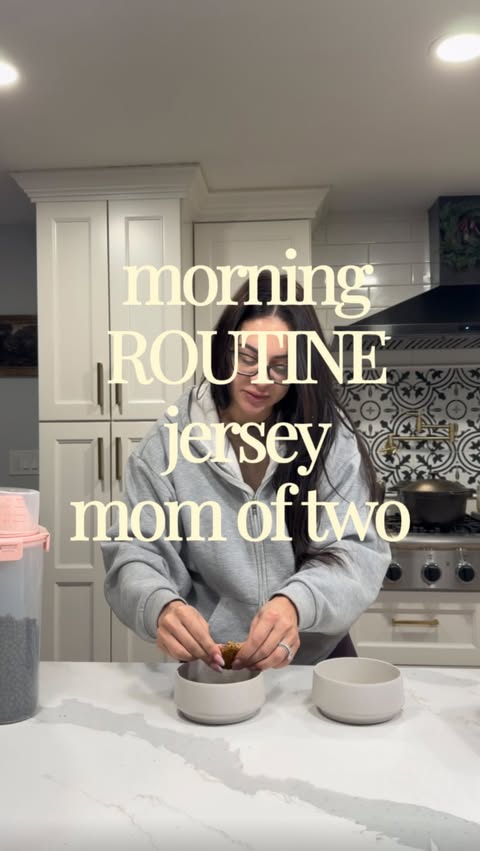 Instagram post by @em.loren_ for Simple Mills. Caption reads: Didn’t sleep well last night but we got it done....