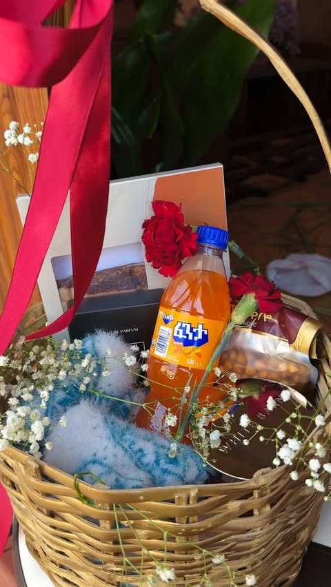 Instagram post by @missleyu for Fanta. Caption reads: A basket full of favorites — and a Fanta to....