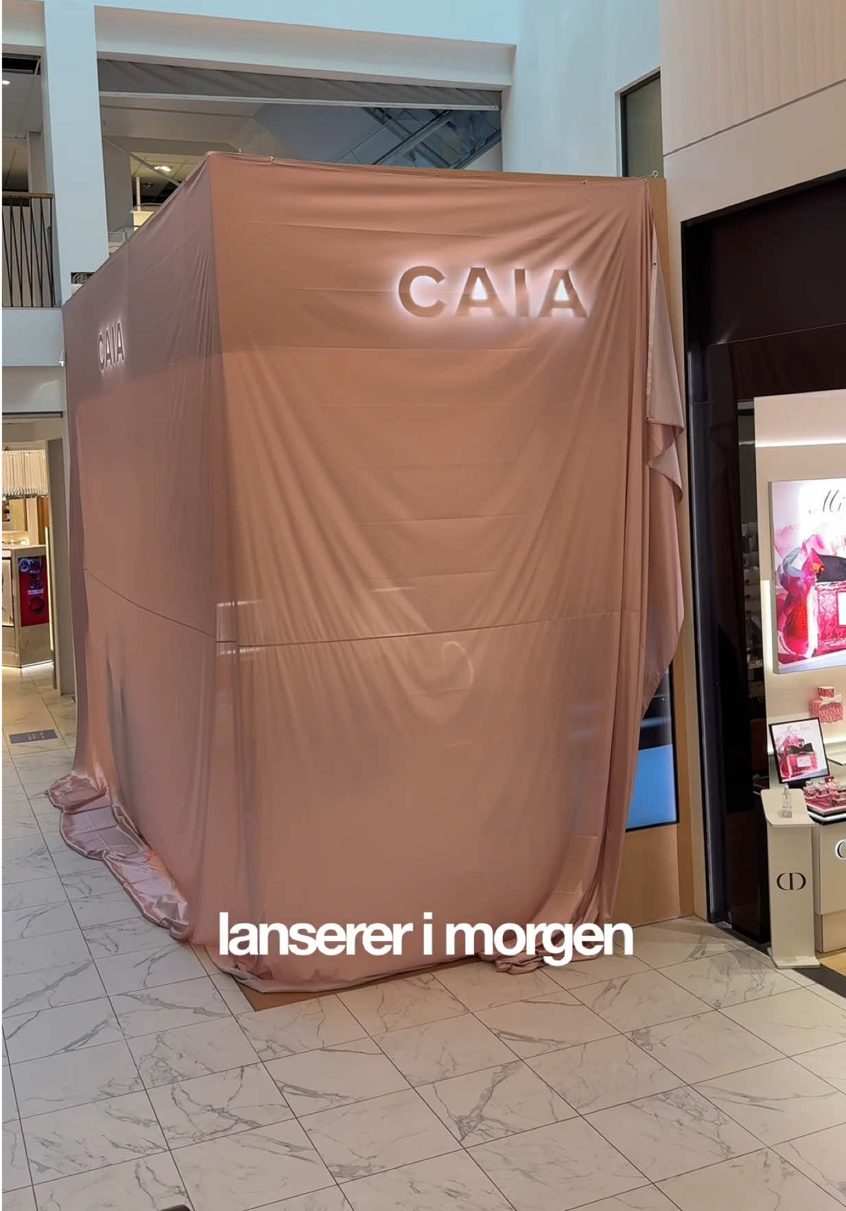 TikTok post by @victoria.alam for CAIA Cosmetics. Caption reads: CAIA LANSERER: Dette må DU kjøpe ❤️‍🔥 @CAIA....