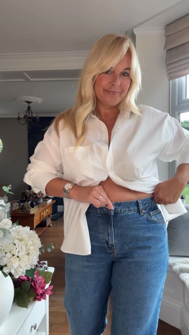 Instagram post by @lovestyle40 for WAT THE BRAND. Caption reads: A casual look from the weekend.. #grwm 
Is this....