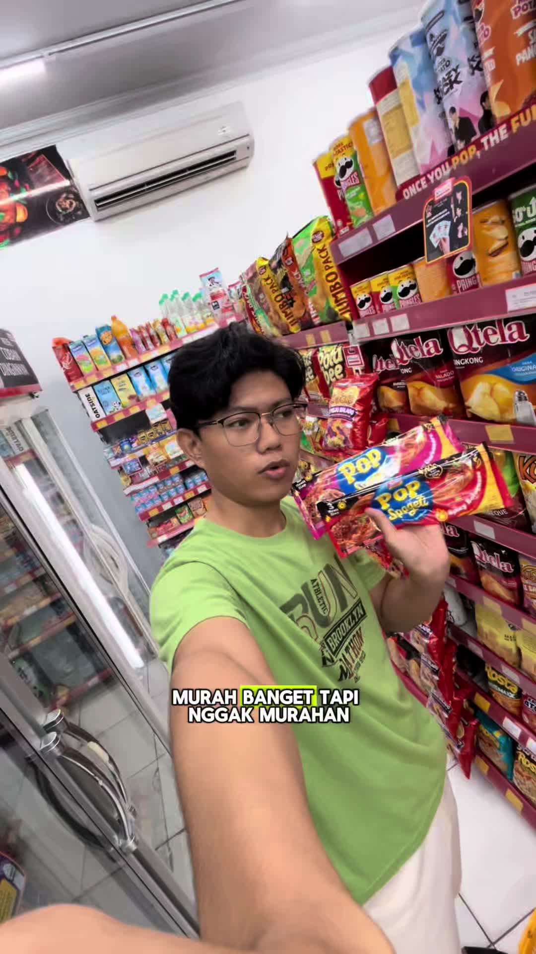 TikTok post by @hmka__ for Tokopedia. Caption reads: Cobain Next level Spageti, rasa spicy carbonara....