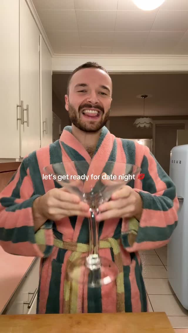 Instagram post by @stjeanismartinis for REVOLVE. Caption reads: tom’s so lucky i’m gorgeous 😏🤭
tysm @revolve....