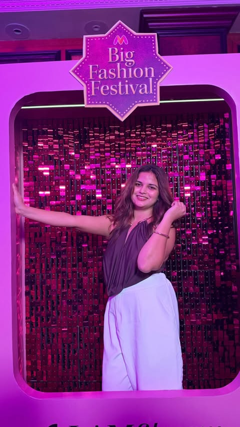 Instagram post by @sayalisyndrome for Myntra. Caption reads: [...] shop, when you can earn as well ✨🙌🏻....