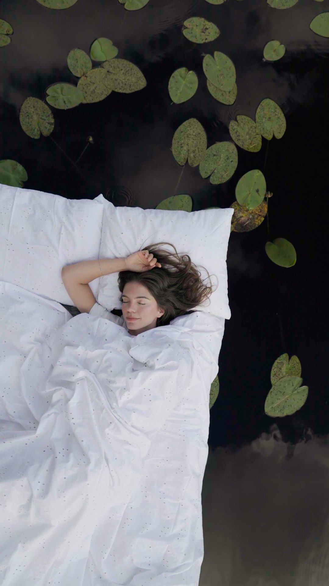 Instagram post by @freakery for Homla. Caption reads: Back to nature.

Nie uwierzę, że czasami nie....