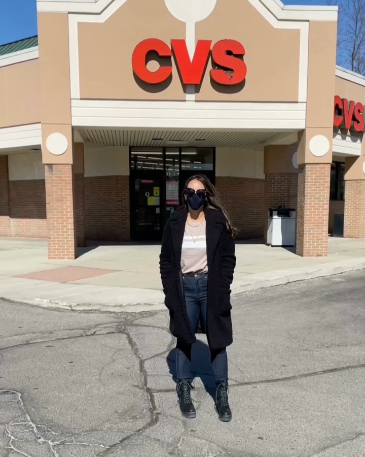 Instagram post by @healthyhollows for Nature’s Truth. Caption reads: #ad Getting your routine back to normal after....