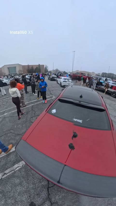 Instagram post by @iseemopar for WOLFBOX. Caption reads: [...] 

Sponsor @r1concepts @crushcustoms_atl....