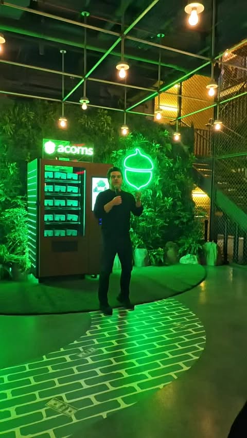 Instagram post by @mamajotes for Acorns. Caption reads: 2 more days to check out the @acorns vending....