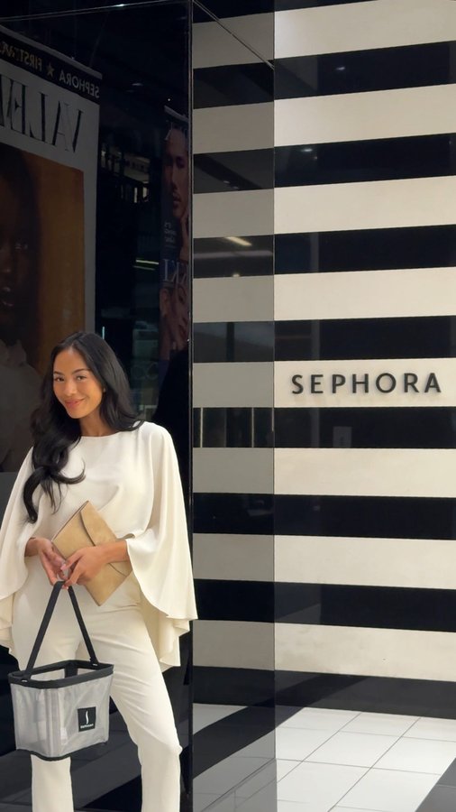 Instagram post by @miarandria for ISDIN. Caption reads: The @sephora Savings Event is here, and I had to....