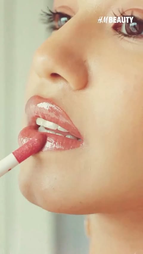 Instagram post by @anmol.duaaa for H&M Beauty. Caption reads: officially entering @hmbeauty plump gloss era this....