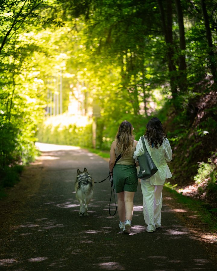 Instagram post by @odens_life for Astrid Wild. Caption reads: [...] best friend 💚

*Shorts gifted from....