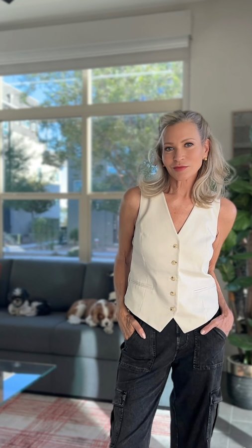 Instagram post by @moreturquoise for Jambu. Caption reads: Friends: say HELLO to the JAMIE from @jambuandco.....