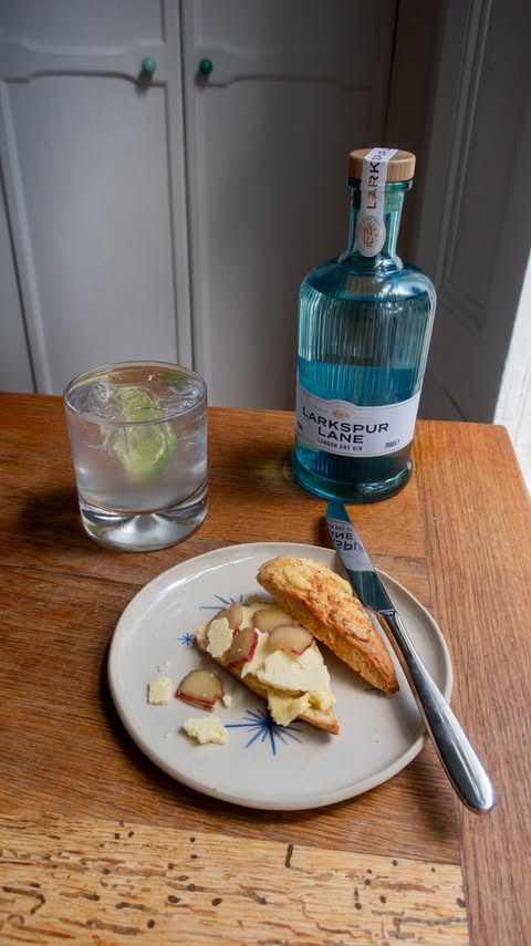 Instagram post by @georgieeats for Asda. Caption reads: [...] 😘 I’m using the new Larkspur Gin from @asda....