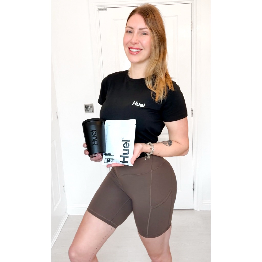 Instagram post by @tracykissdotcom for Huel. Caption reads: [...] picture is your favourite from 1-5? 🤎....