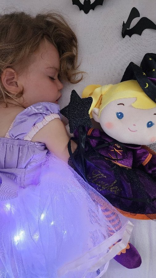 Instagram post by @kaylee_adventures22 for Leyadoll. Caption reads: [...] light up dress by @uporpor_kids and....