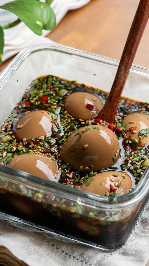 Instagram post by @stellanspice for Incredible Egg. Caption reads: #ad Eggs make it easy to bring international....