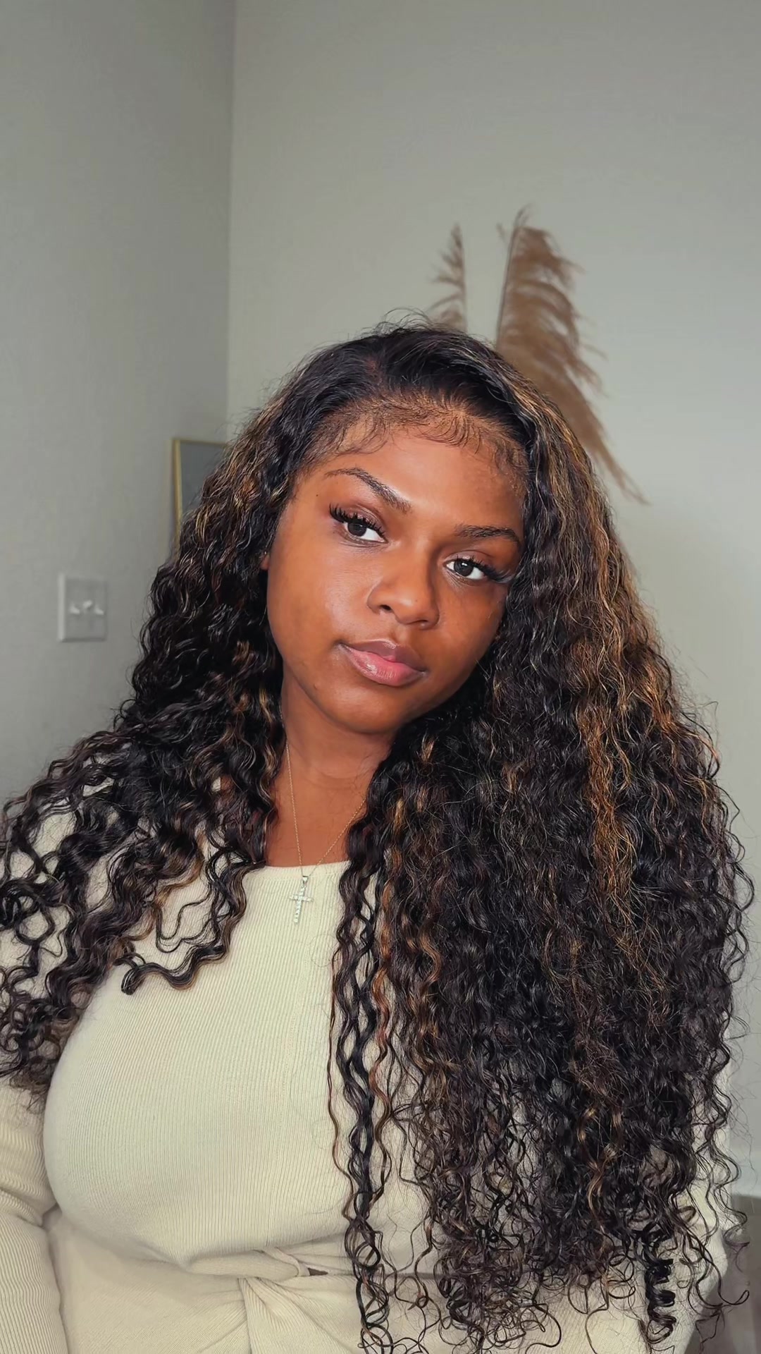 TikTok post by @aleshacarryne for Amanda Hair. Caption reads: [...] This is 30 inches for reference. Wig....