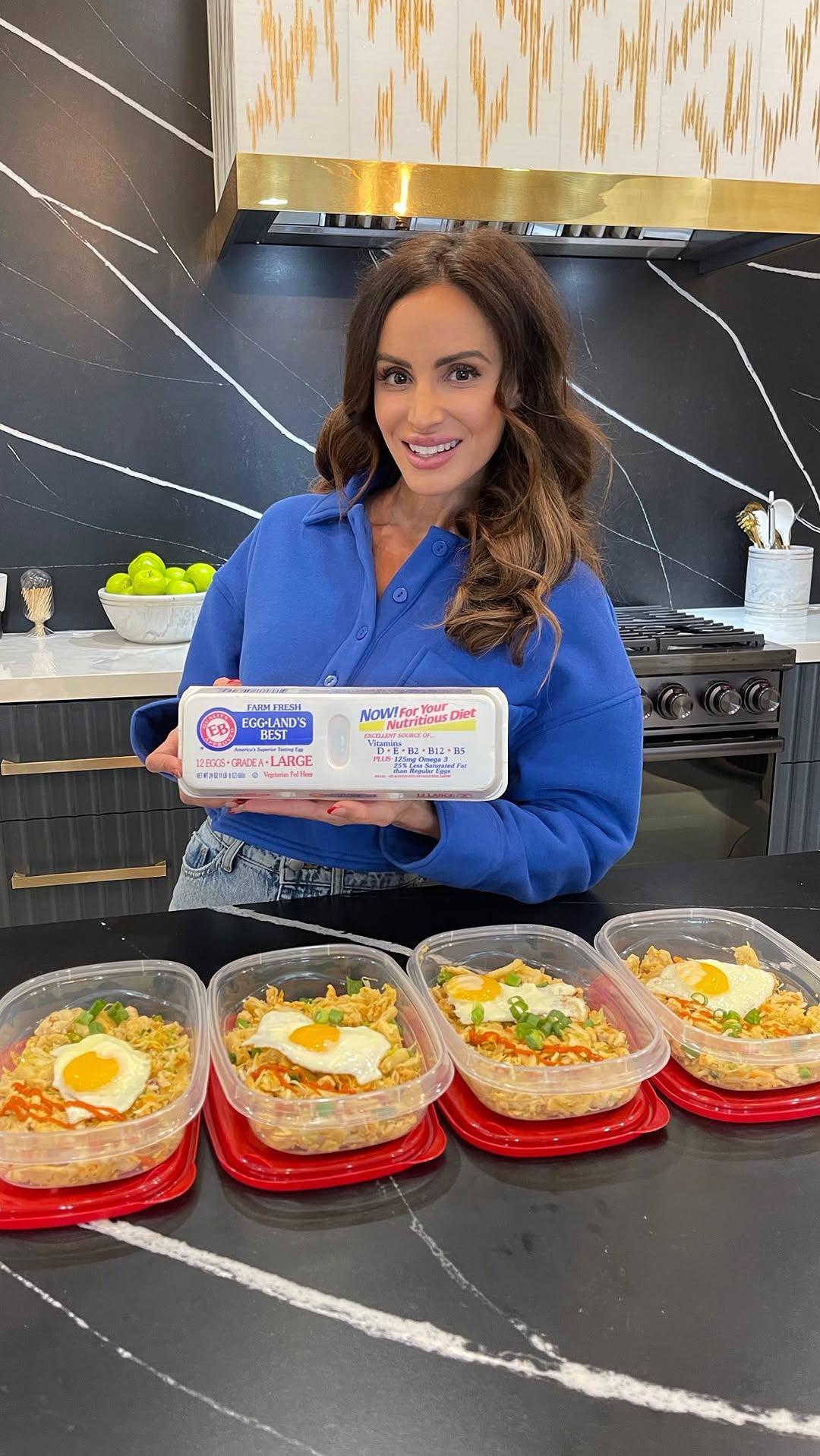 Instagram post by @samanthabusch for Eggland's Best. Caption reads: Meal prep Eggroll in a Bowl! #sponsored
 
We have....