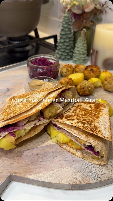 Instagram post by @kimberlys_journeyy for Asda. Caption reads: [...] simple festive meal tonight with @asda 💚....