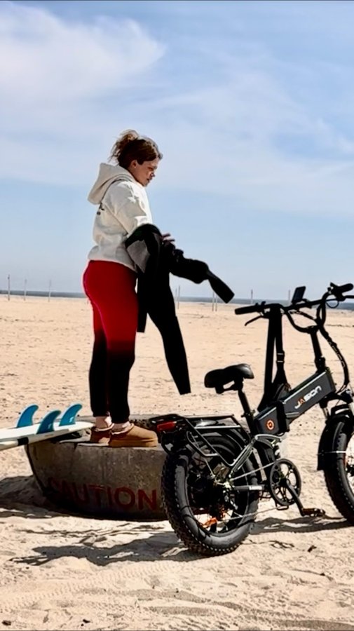 Instagram post by @julipenelope for Jasionbike. Caption reads: [...] discount 🤟🏽) #electricbike #ebike....