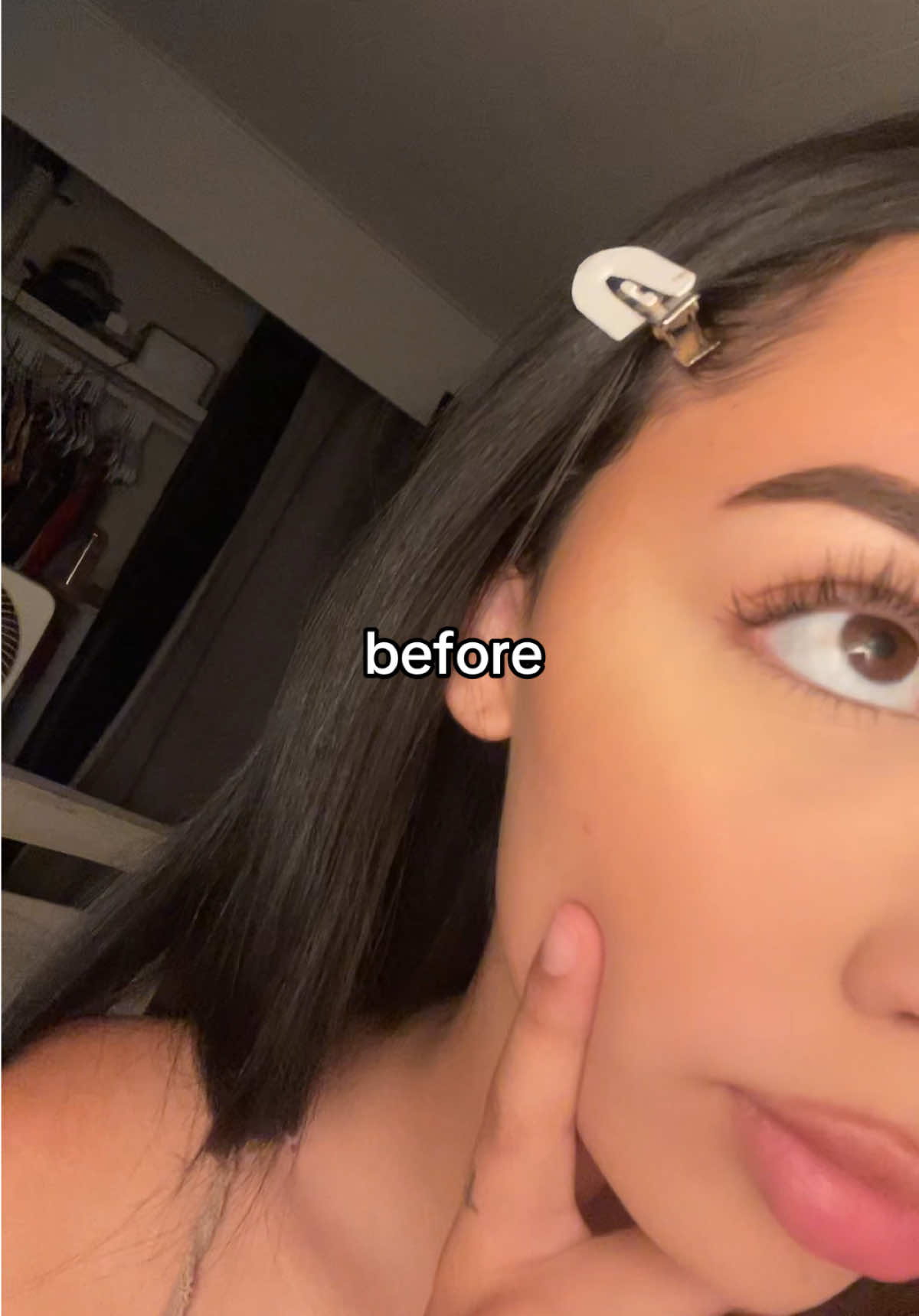 TikTok post by @brisen0.kari for Geeneiya Lashes. Caption reads: @Geeneiya Lashes #lashclusters.