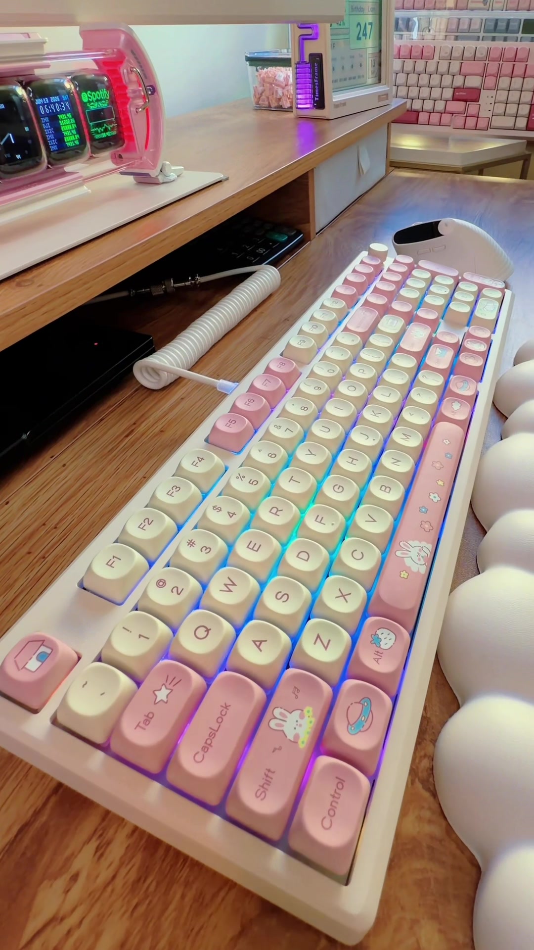 TikTok post by an influencer for Epomaker. Caption reads: [...] these adorable keycaps from @Epomaker....