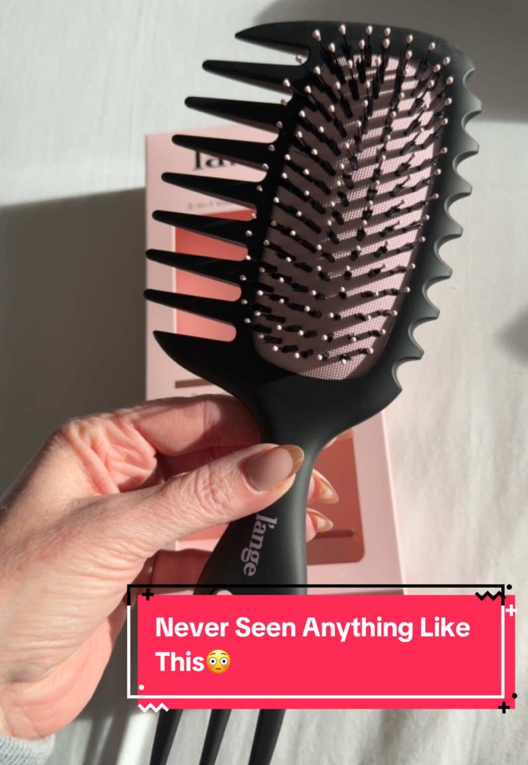 TikTok post by @kimmylashes for L’ange Hair. Caption reads: [...] #comb #hair #lange #brush @langehair.