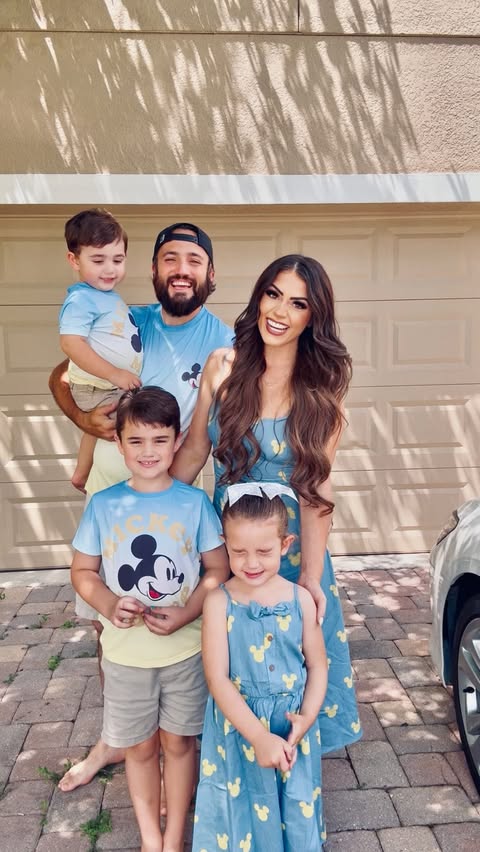 Instagram post by @jportwood19 for PatPat. Caption reads: [...] matching family outfit!!! @patpat_clothing....
