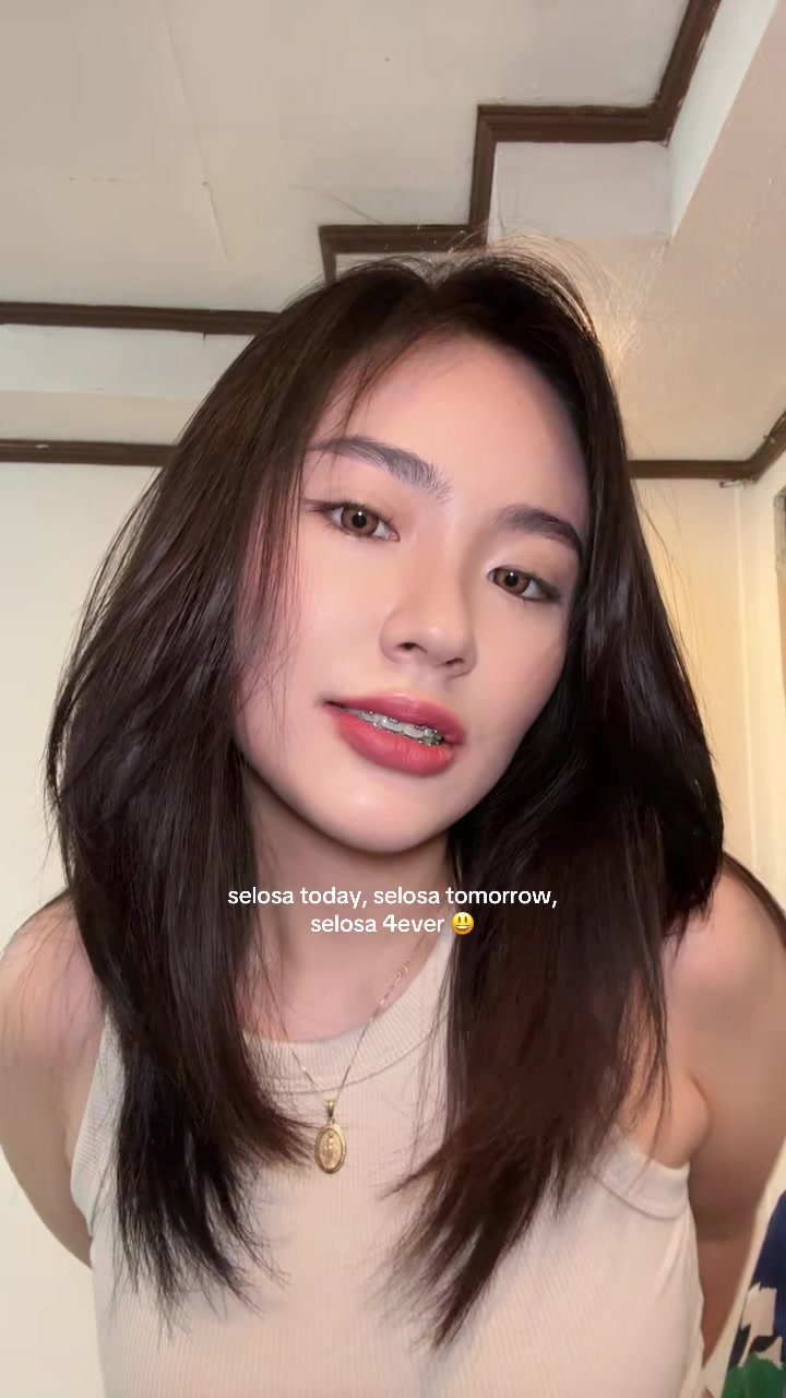 TikTok post by @aichaaaaaang for TTDeye. Caption reads: a bangerrrr #fyp CL from @TTDeye Colored Contact....