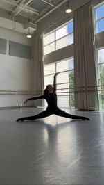 Instagram post by @noeleilani for Só Dança. Caption reads: dancing in socks >>> 

@sodancausa just released....