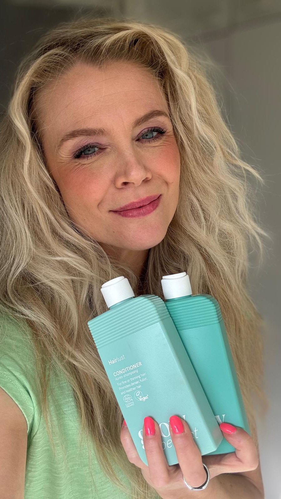 Instagram post by @lainesusanna for Hairlust. Caption reads: Kaupallinen yhteistyö @hairlust 
Täältä pesee nyt....