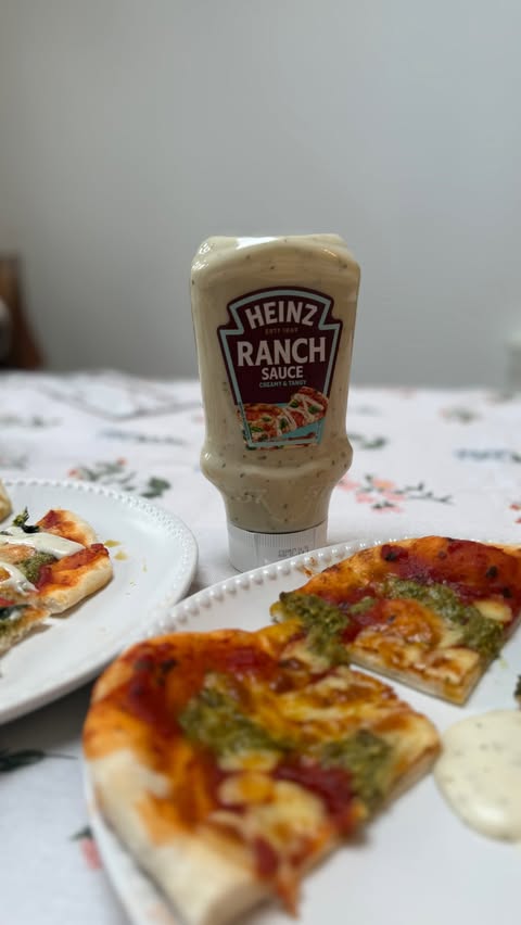 Instagram post by @aleena_rzq for Heinz. Caption reads: [...] something good to dip it in, and the....