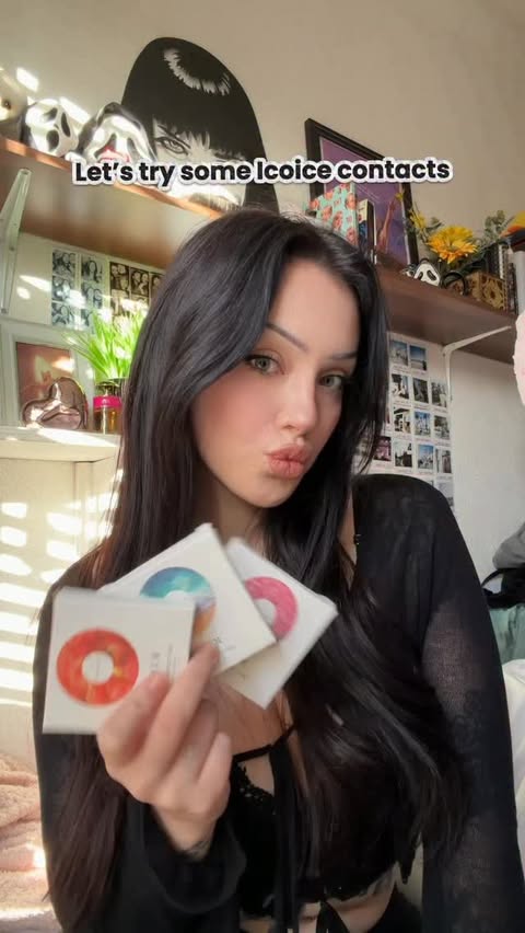 Instagram post by @_jade_ia for ICOICE. Caption reads: Icoice were kind enough to send me some contact....