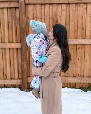 Instagram post by @simplymaham for Deuxpardeux. Caption reads: Zoezoe and I💗

Winters in Canada are so cold and....