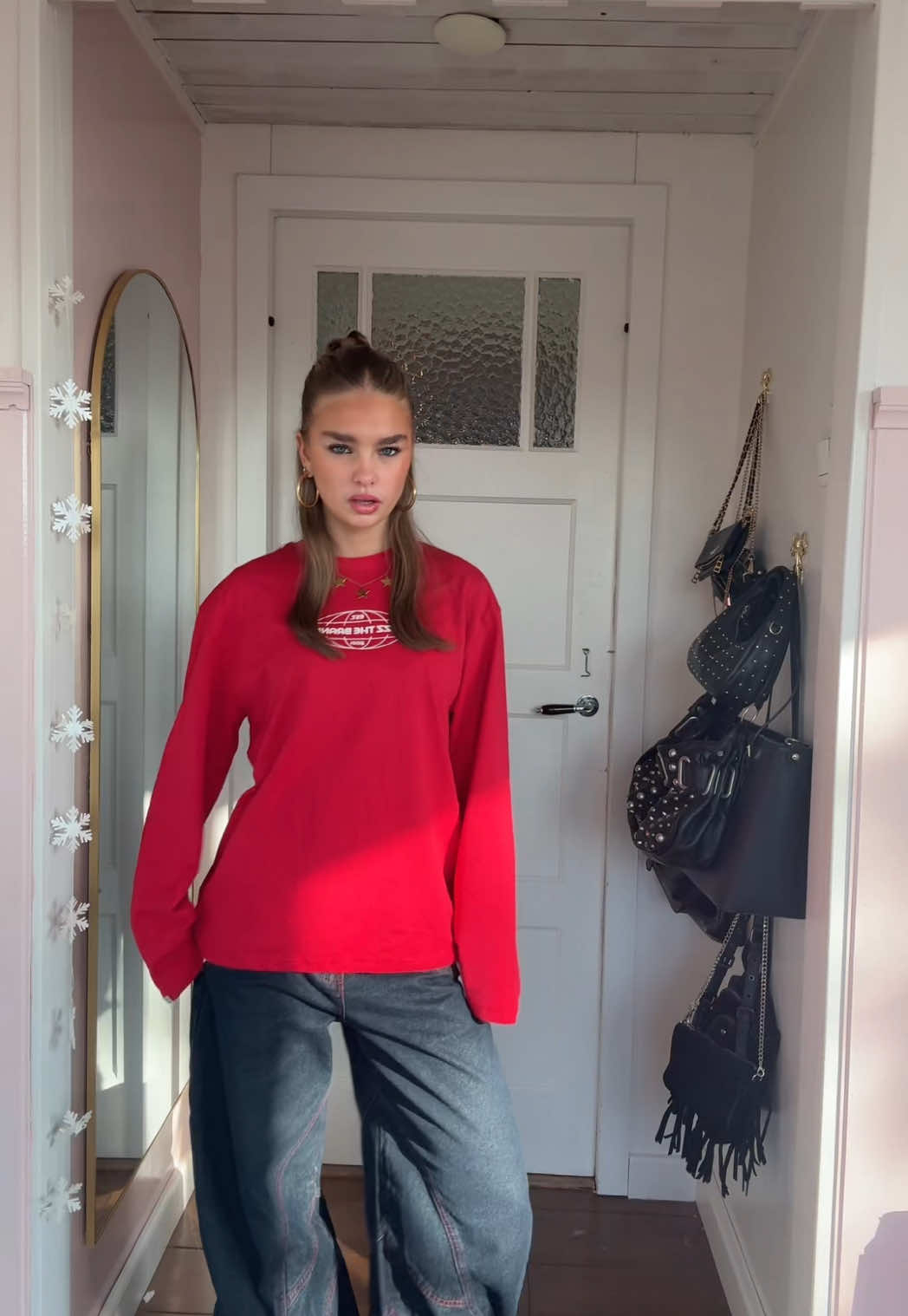 TikTok post by @ronja.rwx for SIZZ THE BRAND. Caption reads: OOTD X @SIZZ the brand 🎈🎈 #foryoupage #ootd....