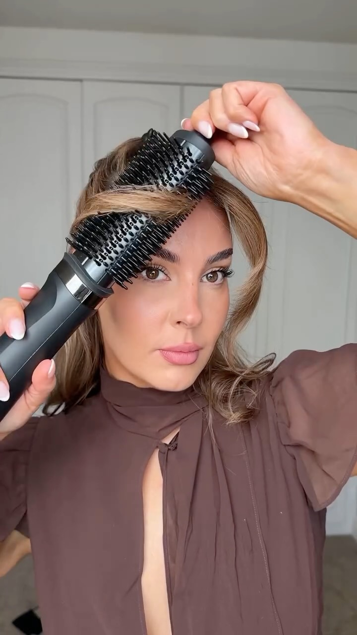 Instagram post by @minniefr for ghd hair. Caption reads: £120 off my favourite @ghdhair duet blowdry brush....