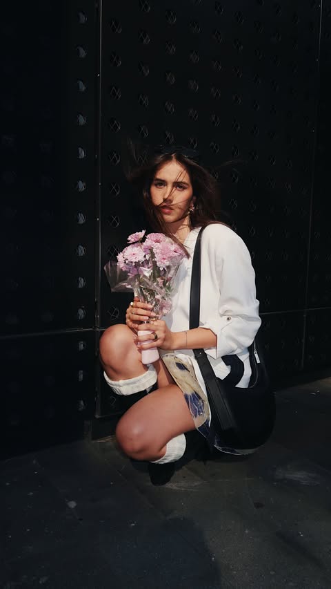 Instagram post by @renatalaveaga for PARFUMS de MARLY. Caption reads: [...] siempre💗🌸☕️

#AutricaHolidayScent....