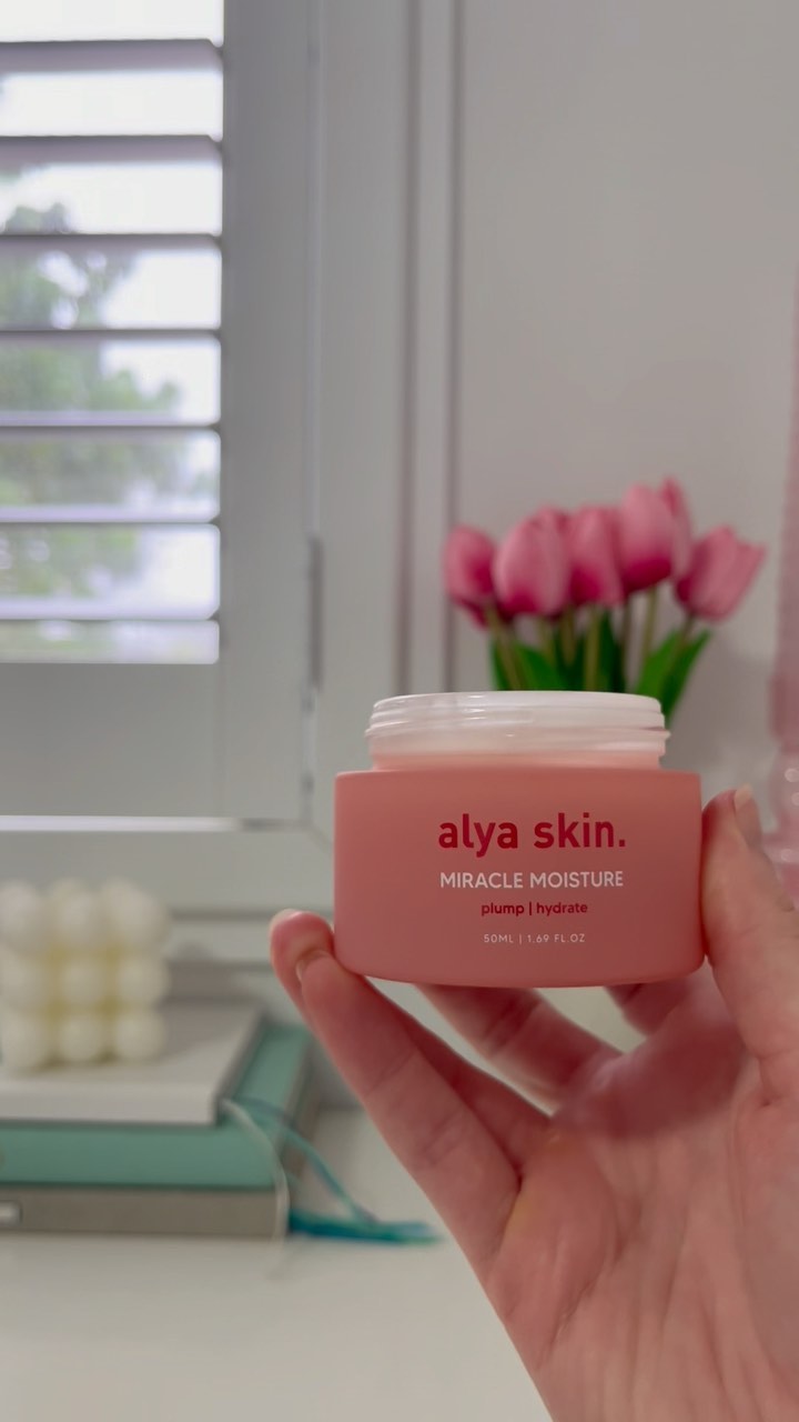 Instagram post by @facesofeliza for Alya Skin. Caption reads: For the past week, I have loved trying out the....