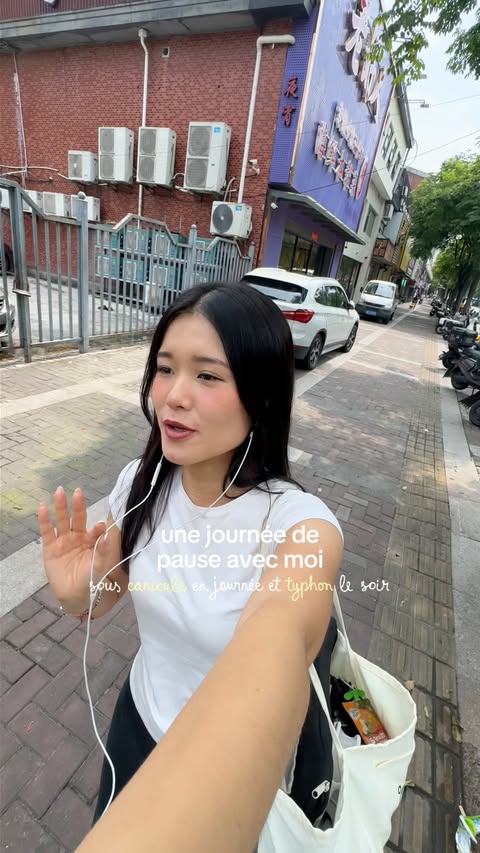 Instagram post by @sophiezhouu for NiceWork. Caption reads: [...] @mtrchk_ @cerave_fr @theordinary....